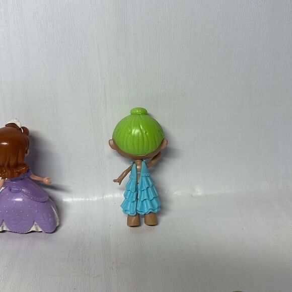 Lot of 7 Misc Mini Figurines Littlest Pet Shop Disney Sofia Shopkins Zuru - Picture 12 of 14